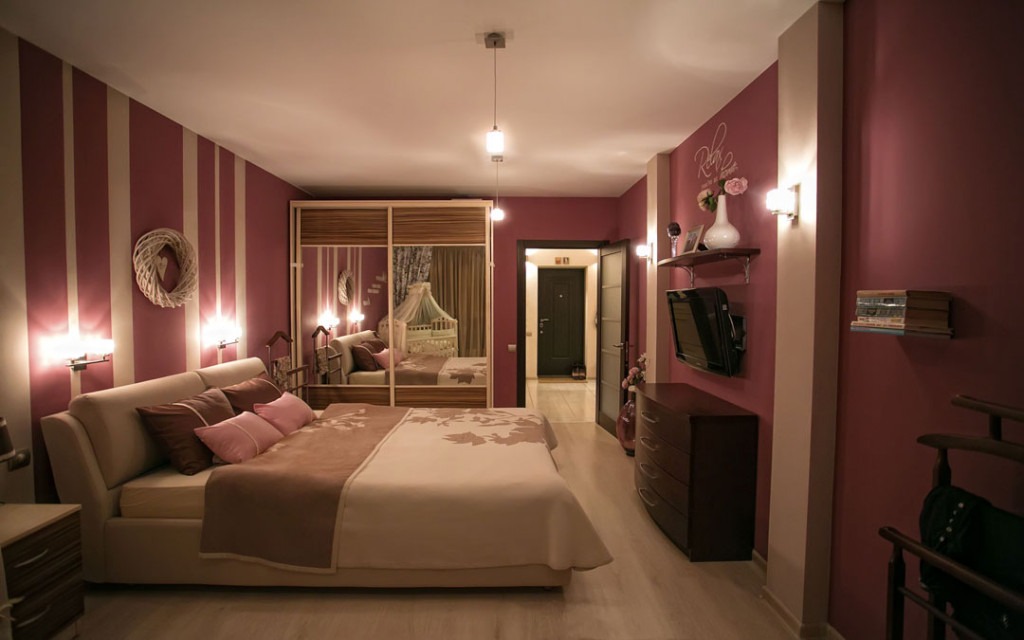 Burgundy and Beige Bedroom Colour